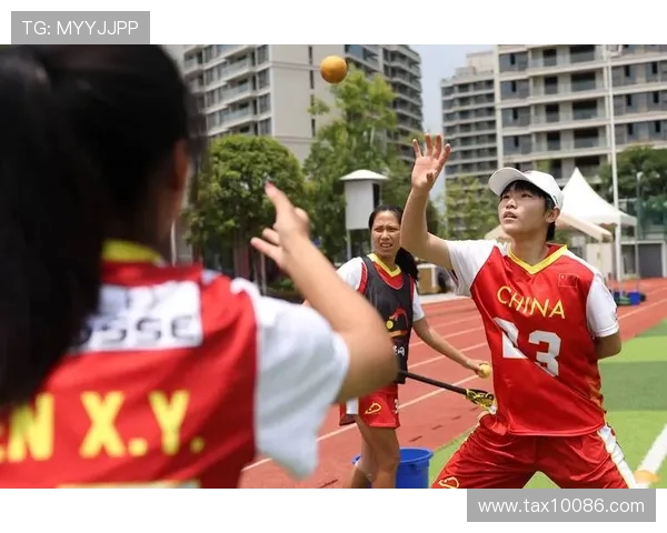 赛后深度解析：西安网球队与南京网球队的默契配合与战术对抗分析