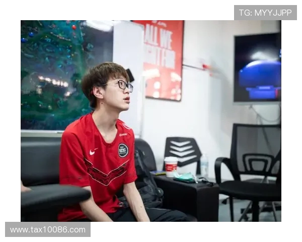 赛后复盘：RNG与TES对决中的战术意识与团队配合分析