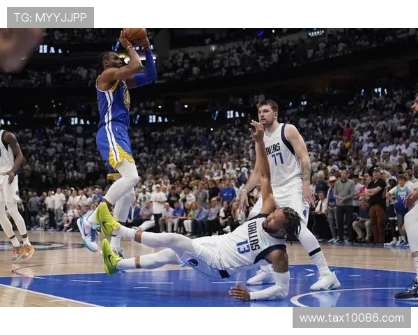 勇士与独行侠激战正酣精彩直播尽在眼前不容错过