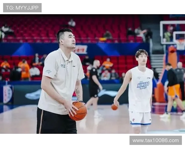 张兆旭的篮球之路:从青涩少年到职业球员的成长历程与挑战 张兆旭的篮球之路:从青涩少年到职业球员的成长历程与挑战