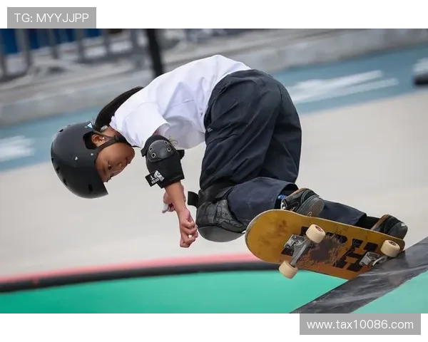 重庆滑板队在滑板比赛经验排行榜中荣获第三名展现实力与潜力